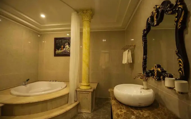 Sepia Hotel DaLat