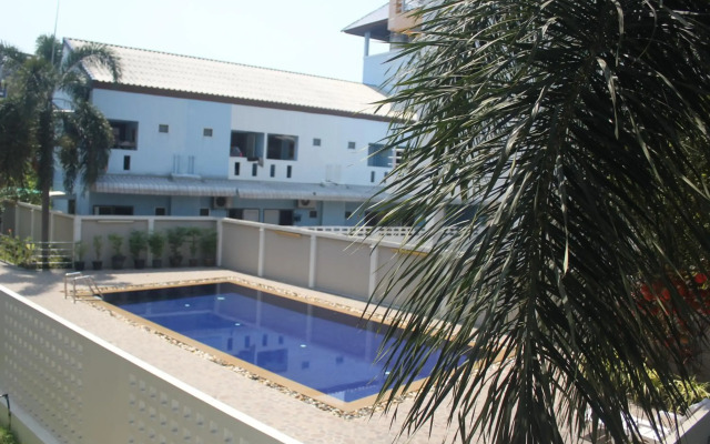 Lomsabai Apartments