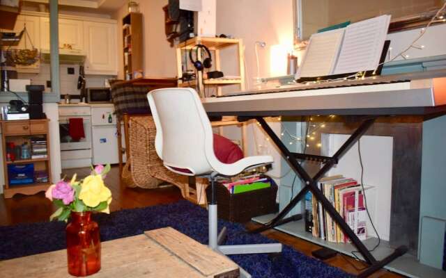 Bohemian 1 Bedroom Home in the City Centre