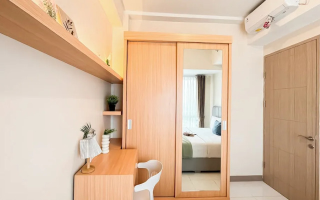 White Toned Style 2Br Tokyo Riverside Pik 2 Apartment