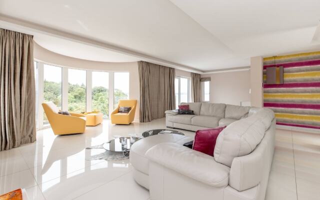 Deluxe 4 bedrooms Cramond Seaview House