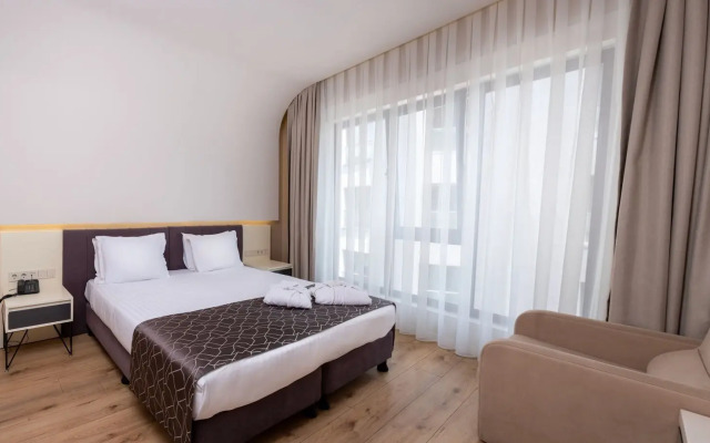Elm Suite Hotel