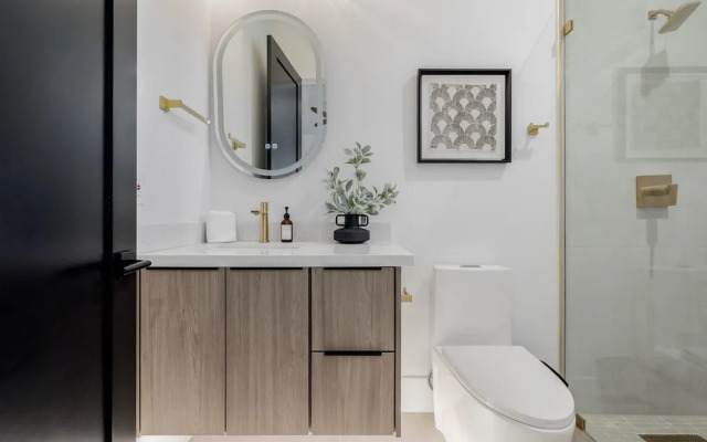 The Carlisle Experience 4 Showers Heated Pool