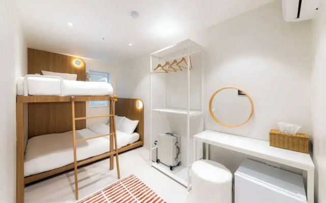 Slow On Hostel Hongdae