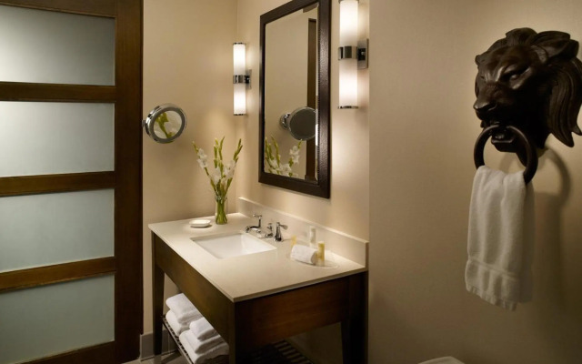 Crowne Plaza Charleston Airport - Conv Ctr by IHG