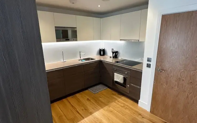 Colindale Luxury Apartment