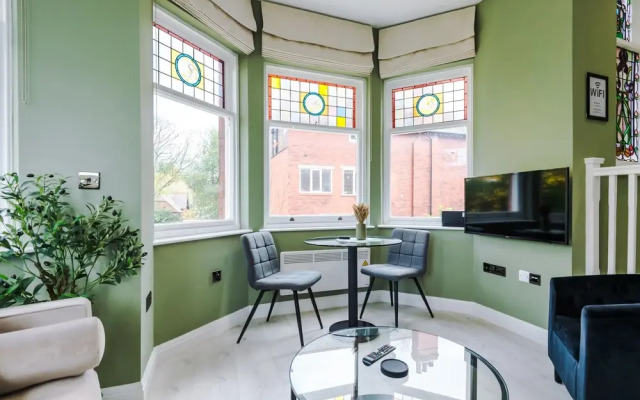 Hilltop Serviced Apartments - Stockport