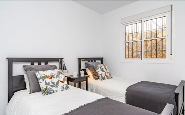 Bright Apartment With Sea View And Terrace Ref 53