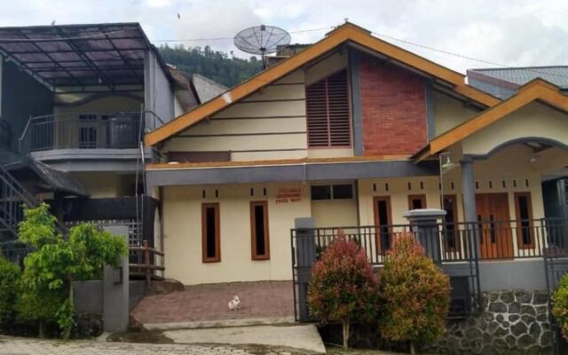 Villa 3 Putri 39