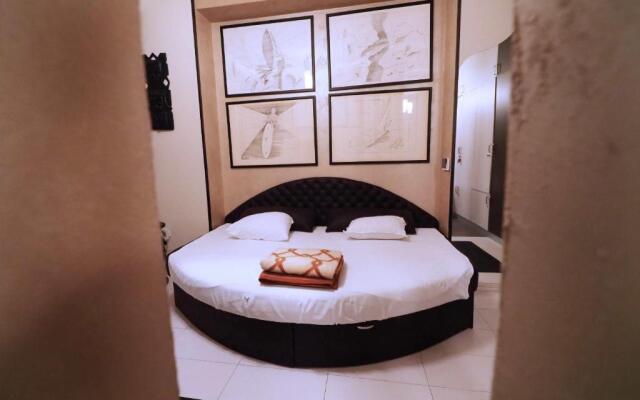 KennedyLux Apartment