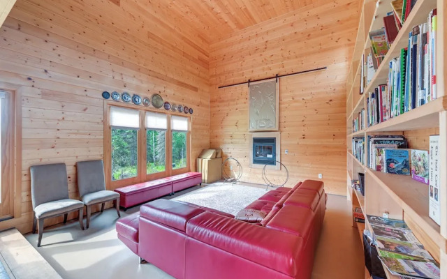 Spacious Soldotna Home w/ Mackey Lake Views!