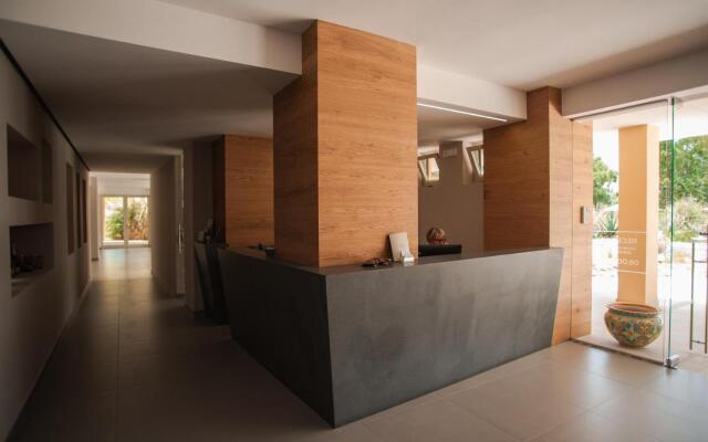 Luna Minoica Suites and Apartments