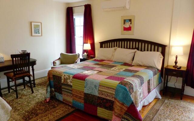 Davis Square Inn