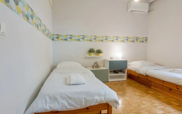 Vintage style 2 bedroom apartment near Acropolis