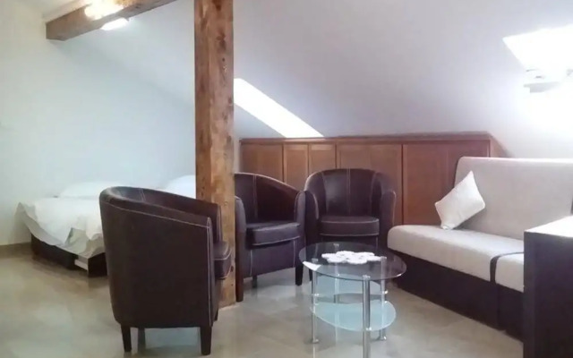 Tiho - 10m From the Beach - SA1 Potkrovlje