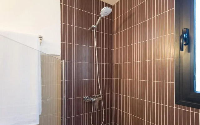 MA1A-Apt with rooftops with Palms Close To Old Town