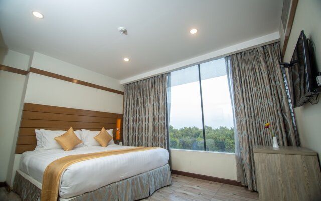 Hotel X