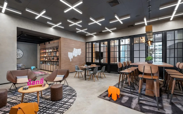 Moxy Bangkok Ratchaprasong