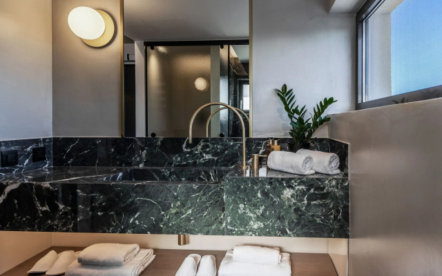 ACRO Upscale Residences