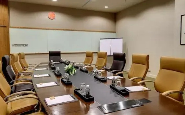 Dua Sentral Kuala Lumpur, Roam