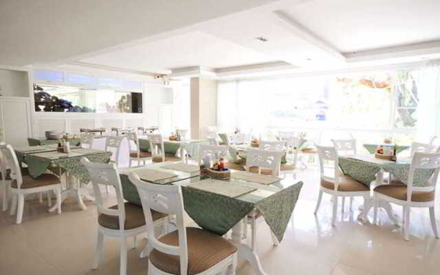 The Airport Greenery Hotel