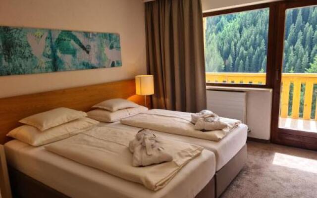 Hotel Zirbenhof