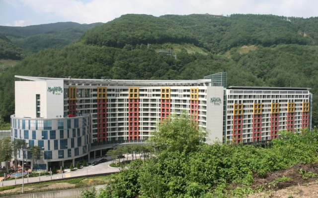 Mayhills Resort