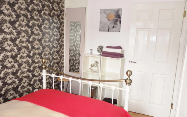 Salisbury Court City Central by BHR Apartments