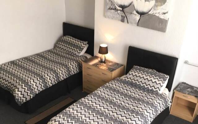 OYO Tudor Lodge - Redcar Beach