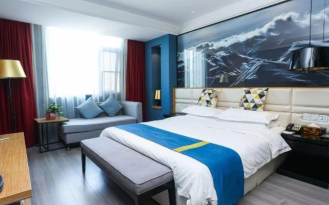 Ceeci Hotel