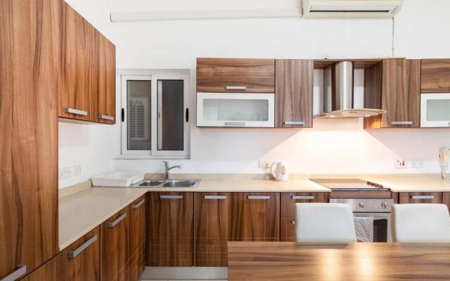 Modern APT next to UNI Skatepark St Julians by 360 Estates