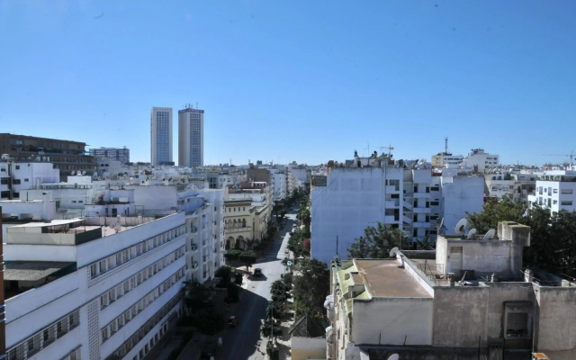 Hotel East West