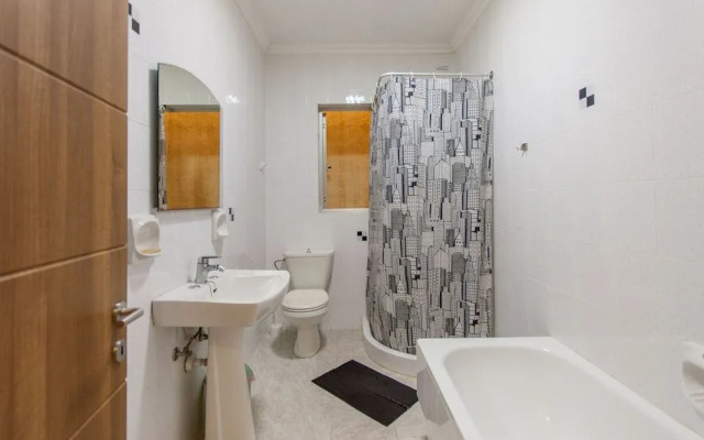 Merill Pool and Sea, charming Apart 1