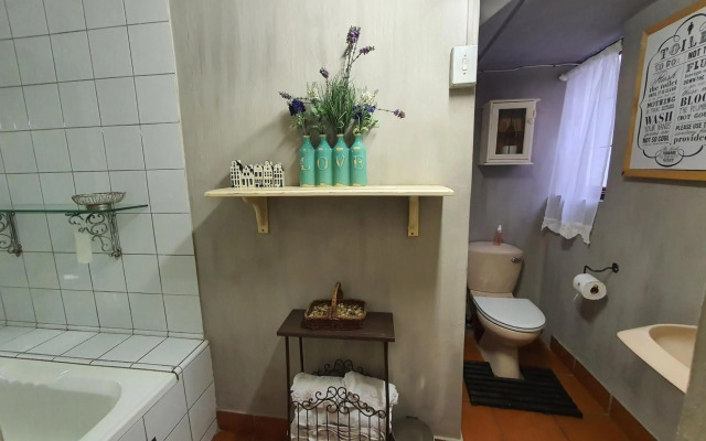 Waterhouse Guest Lodges 295 Indus Street