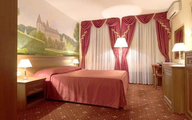 Club 27 Hotel