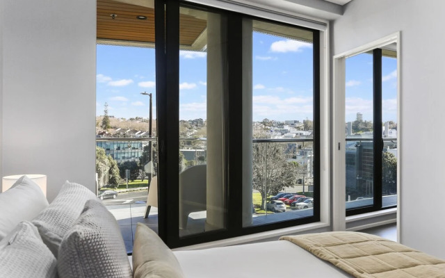 Lovely and warm one bedroom in the CBD