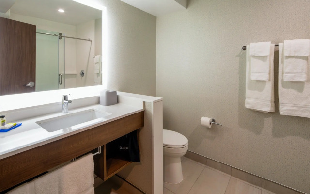 Holiday Inn Express & Suites Chatsworth by IHG