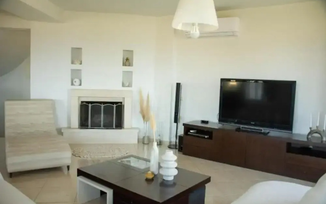 Gaia Signature With Private Pool