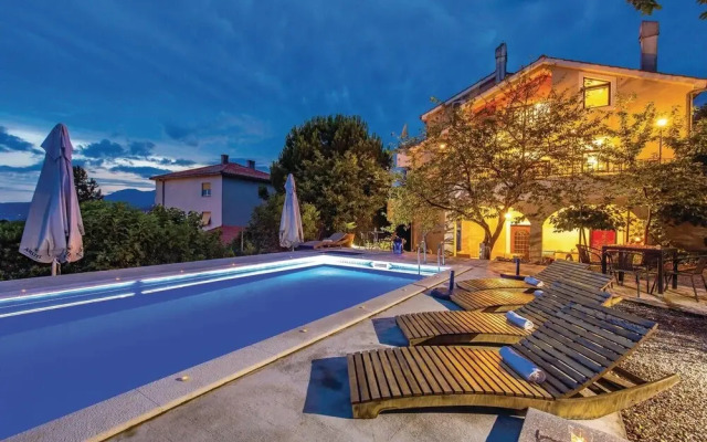 Amazing Home in Spincici With Wifi and 5 Bedrooms