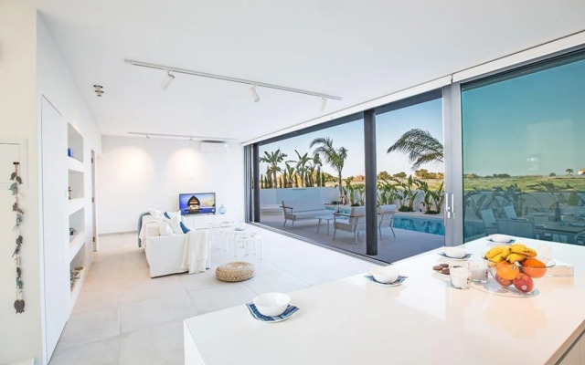 Villa Charlize AQ WP7