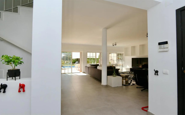 Vila Castro, Cleverdetails CD239