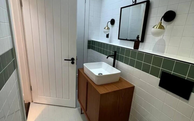 Design Led 1 bed in Cosmopolitan Queens Park