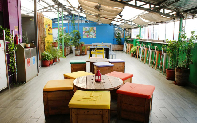Uno Backpackers Inn