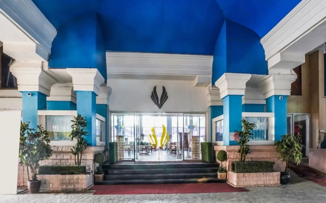 Capital O 29124 Royal Palms Hotel