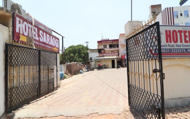 Spot On 39527 Hotel Saraogi