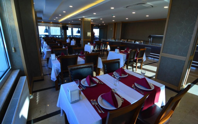 Tasar Royal Hotel
