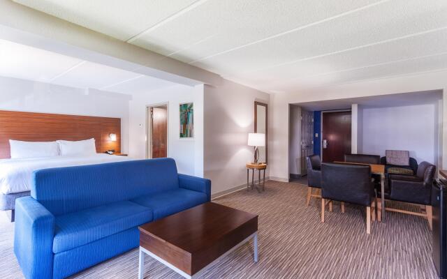 Holiday Inn Express Suites Augusta West -Ft Gordon