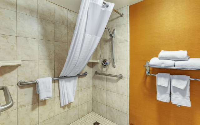 Comfort Inn & Suites Phoenix North / Deer Valley