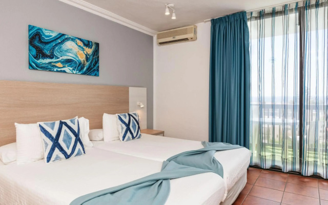 Apartahotel Folias