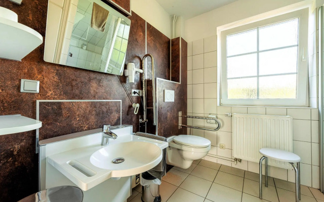 Apartment in Friedrichskoog-spitze With Parking Space